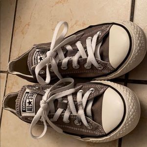 Grey converse